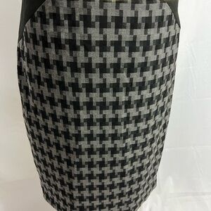 The Limited Skirt Sz 6 Black Gray Houndstooth A Line Knee Length Winter Fall